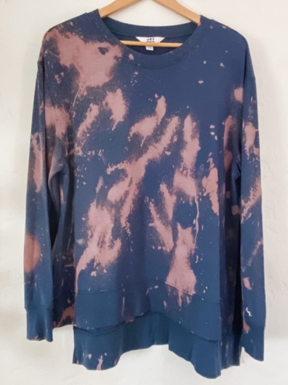 JoyLab Navy Sweatshirt with Pink Bleach-Effect
